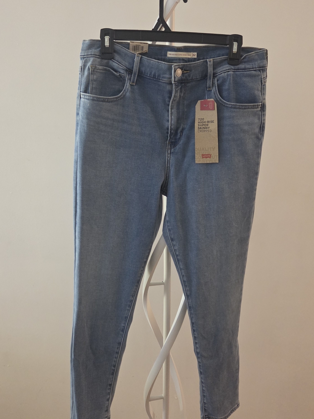 Levi's 720 Women's High-Rise Super Skinny Cropped Light Wash Blue Jeans 14/W32